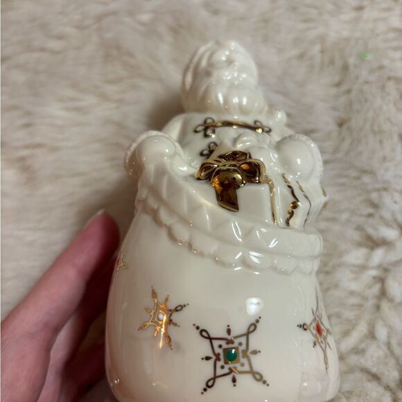Lenox White and Gold Santa Figurine - Picture 4 of 8